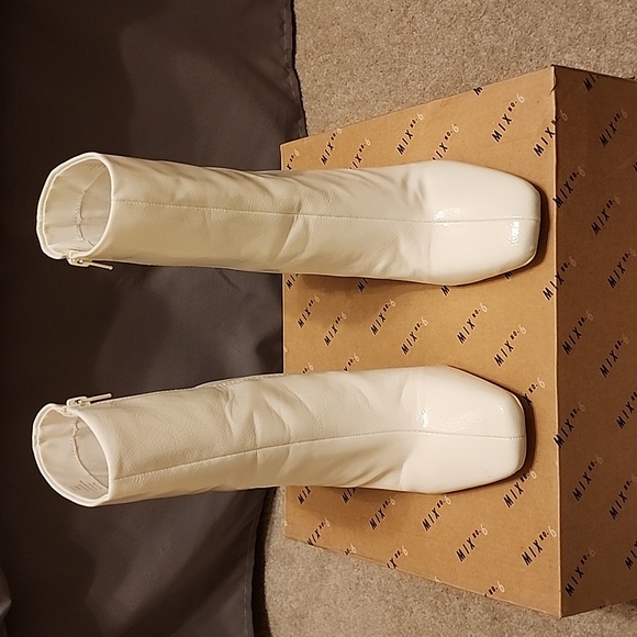 Ankle boots - Picture 2 of 4